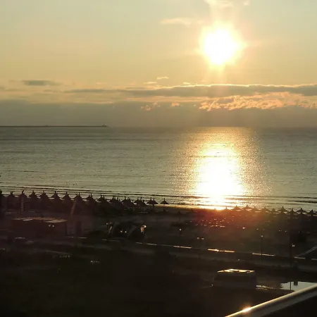 Millberry Beach Apts Năvodari