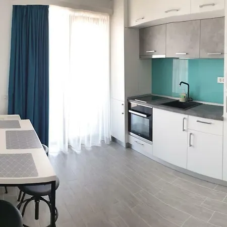 Millberry Beach Apts דירה Năvodari